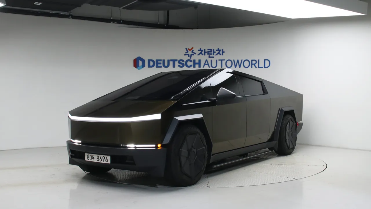 Tesla Cybertruck 123kWh Cyberbeast