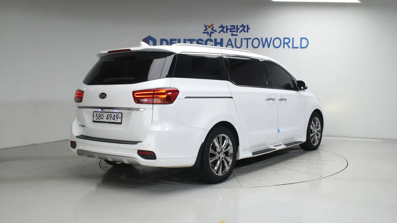 Kia Carnival — miniaturë 2