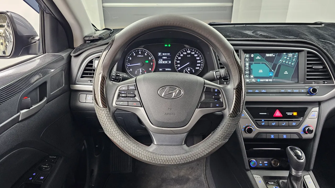 Hyundai Avante — miniaturë 13