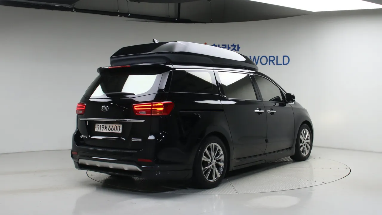 Kia Carnival — miniaturë 2