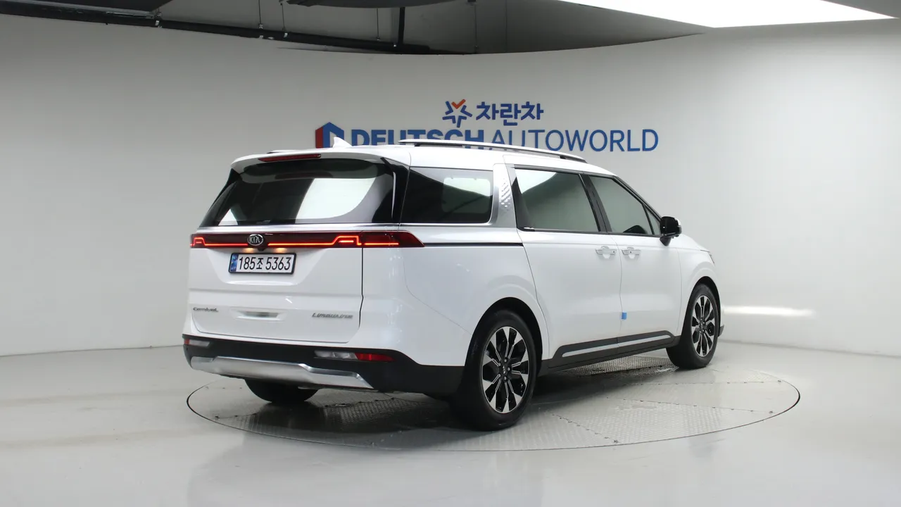 Kia Carnival — miniaturë 2