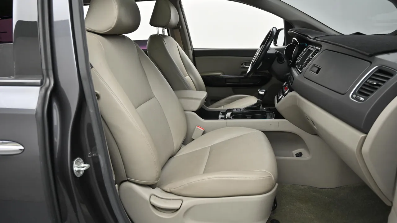 Kia Carnival — miniaturë 26