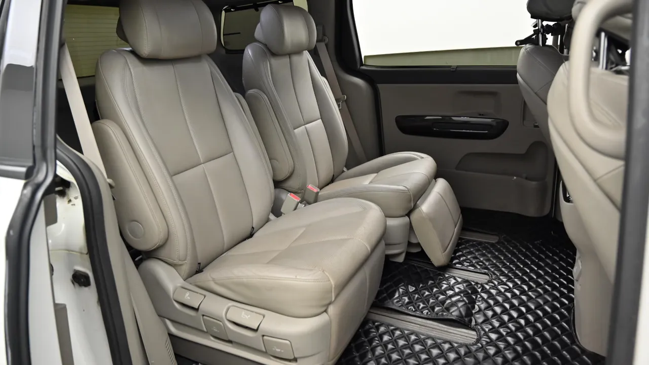 Kia Carnival — miniaturë 12
