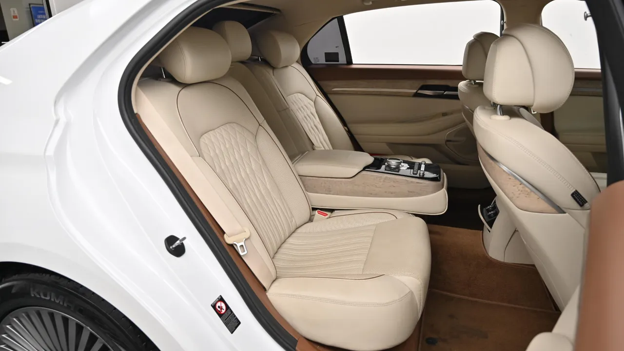 Genesis G90 — miniaturë 12