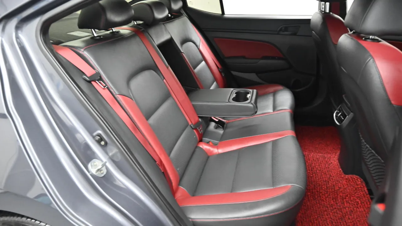 Hyundai Avante — miniaturë 12