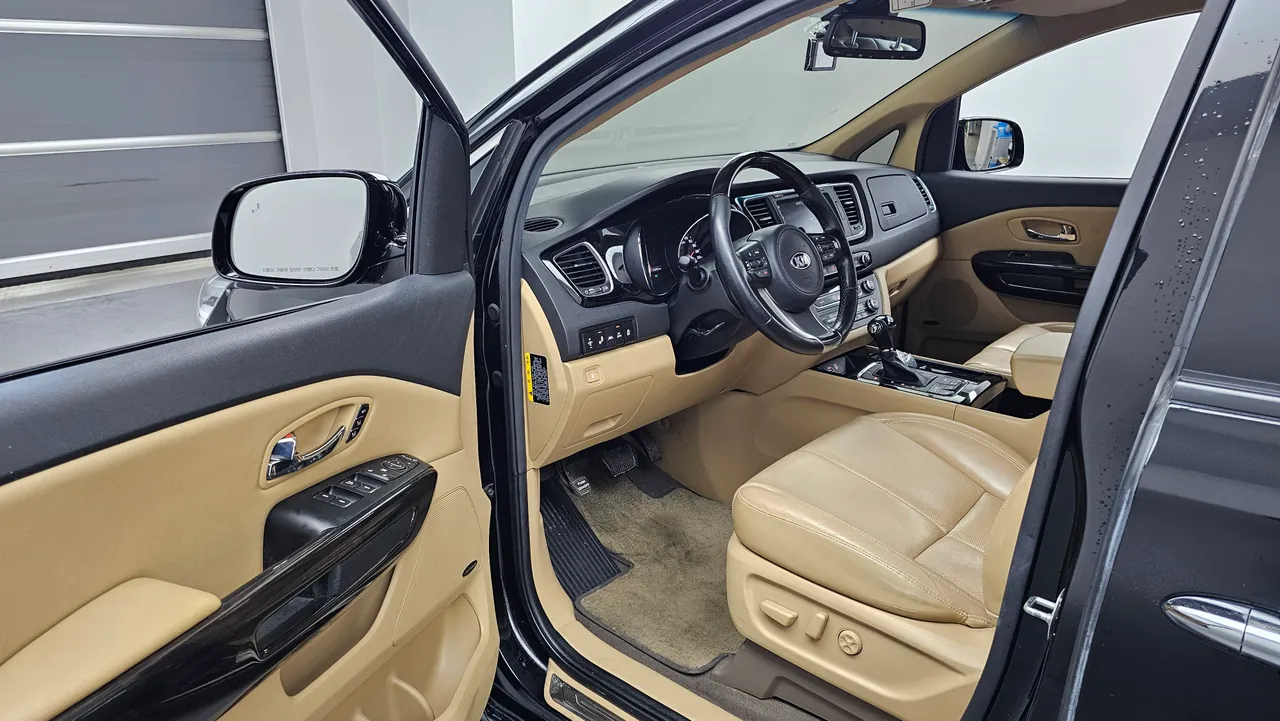 Kia Carnival — miniaturë 11