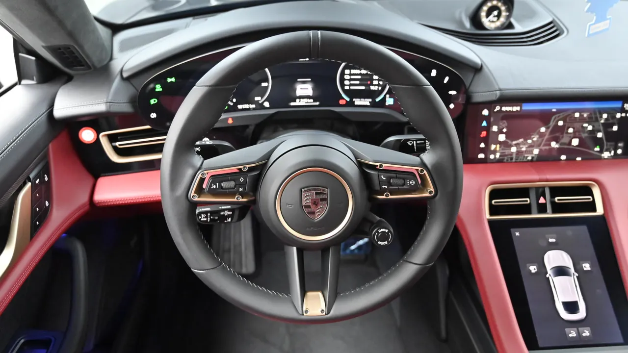 Porsche Taycan — miniaturë 22