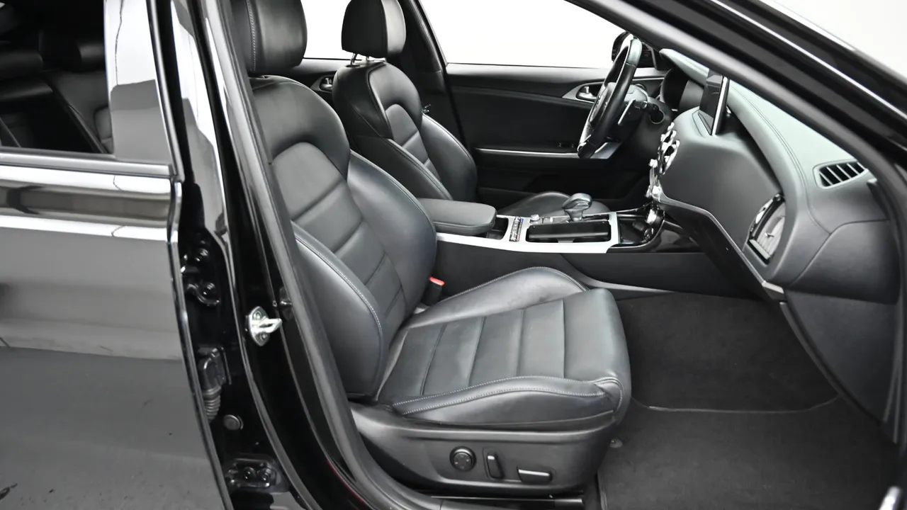 Kia Stinger — miniaturë 10