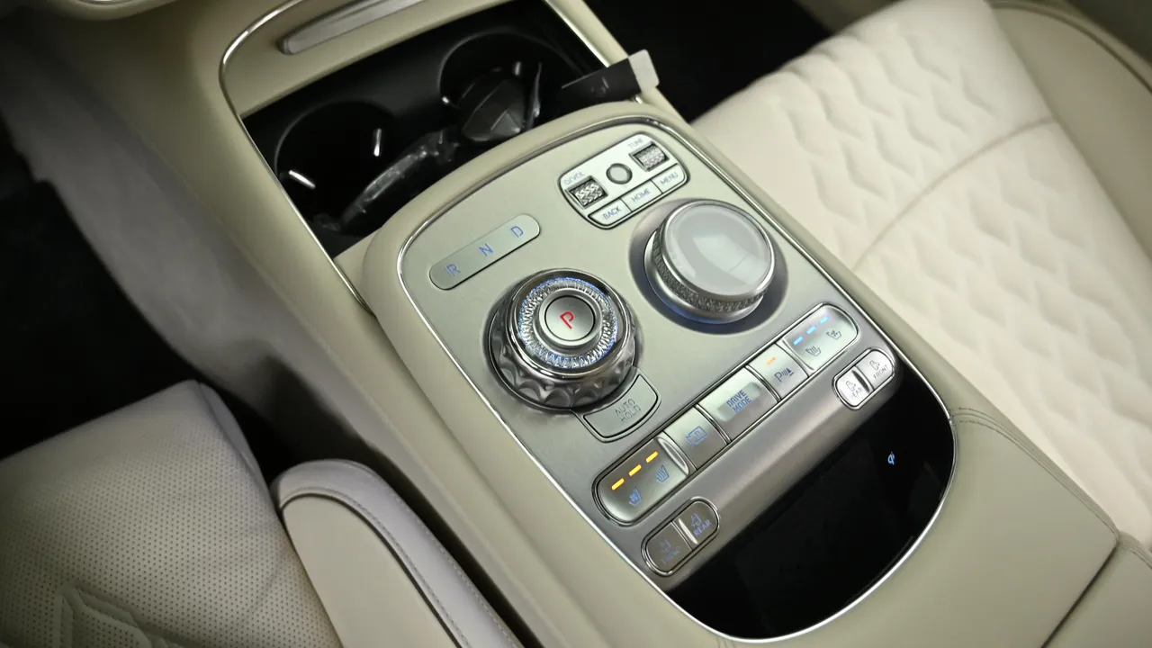 Genesis G90 — miniaturë 25