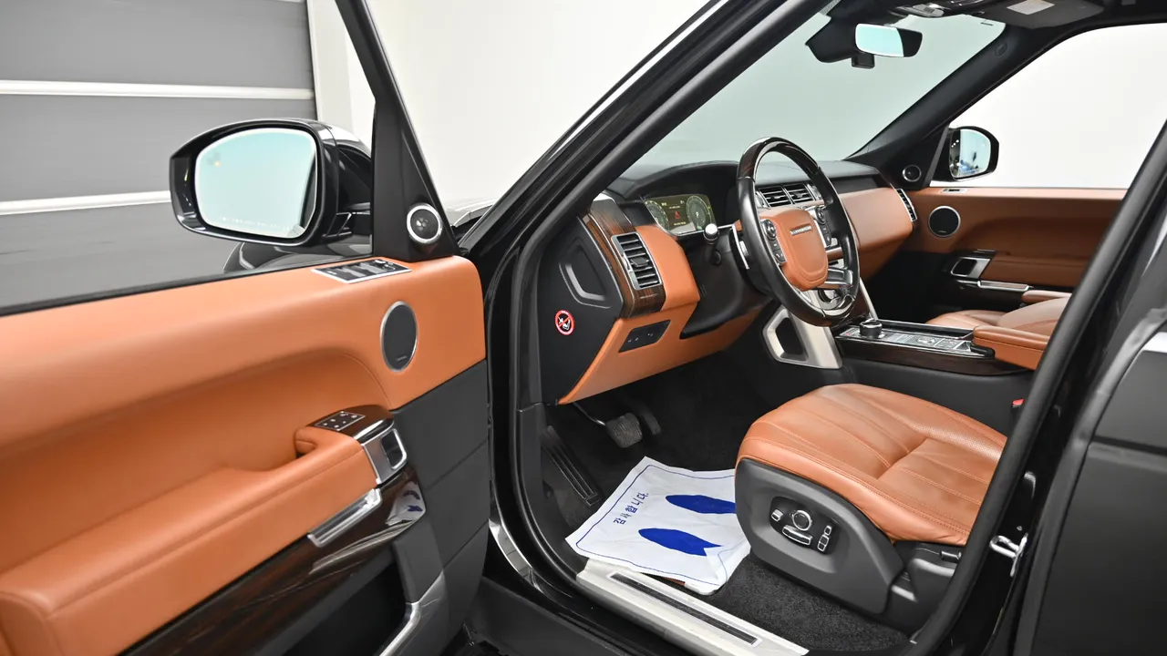 Land Rover Range Rover — miniaturë 11