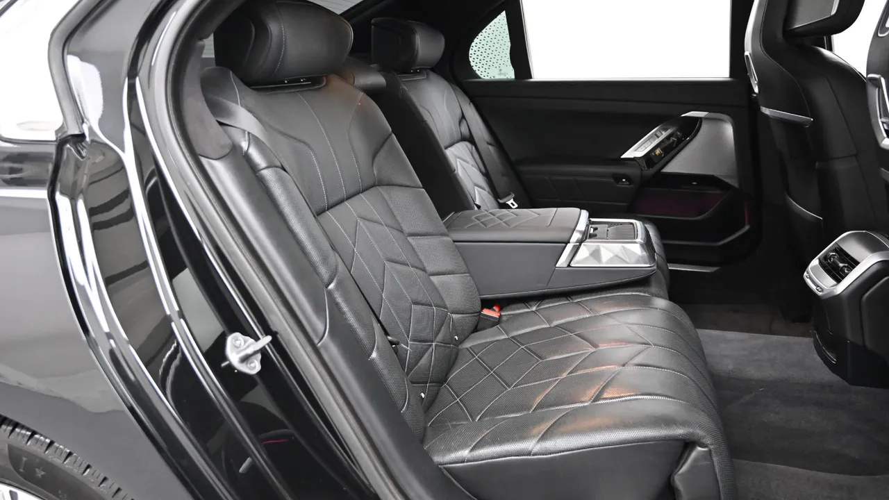 BMW 7er — miniaturë 12