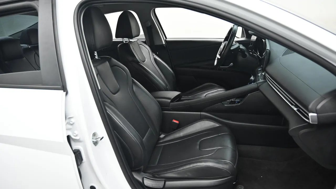 Hyundai Avante — miniaturë 10