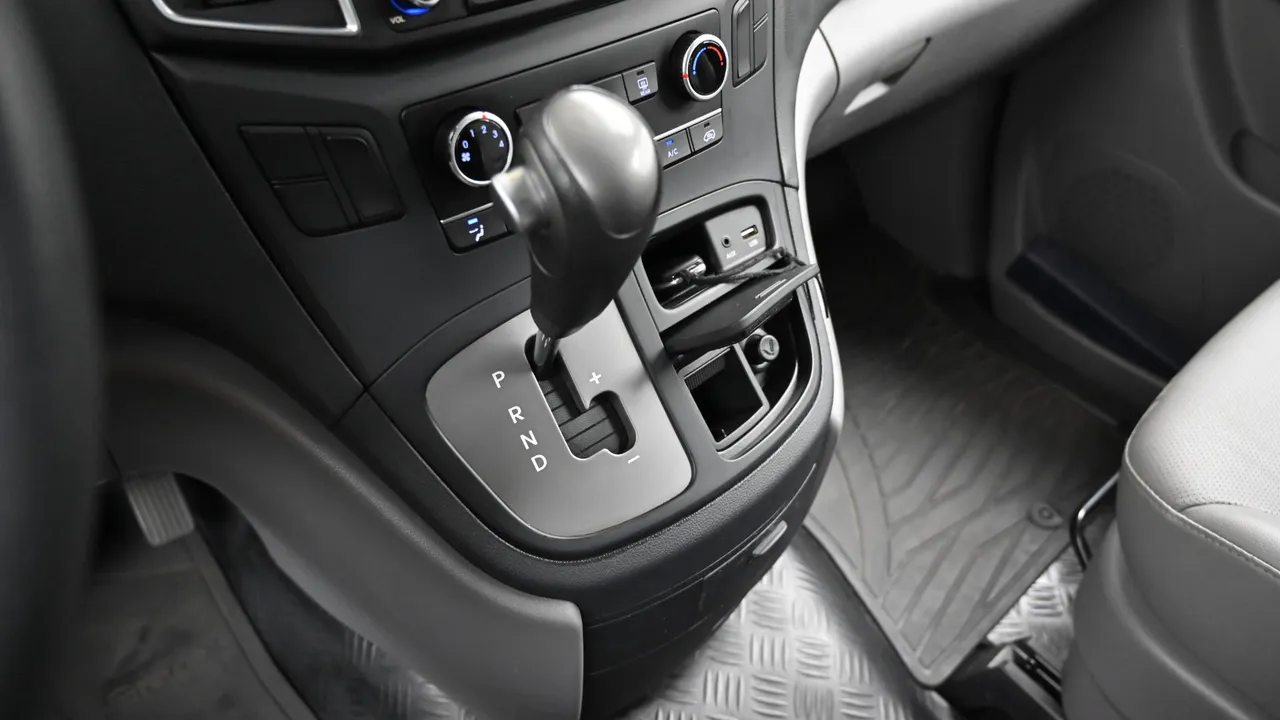 Hyundai Starex — miniaturë 9