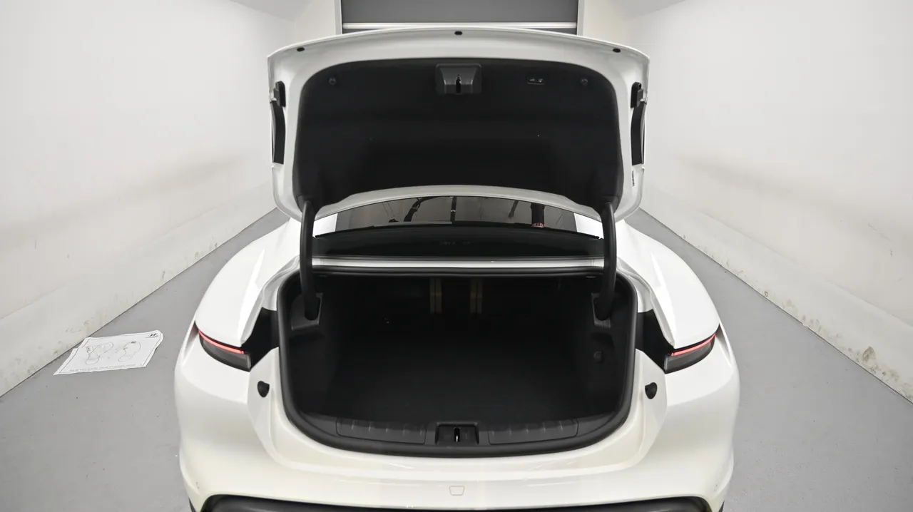 Porsche Taycan — miniaturë 19