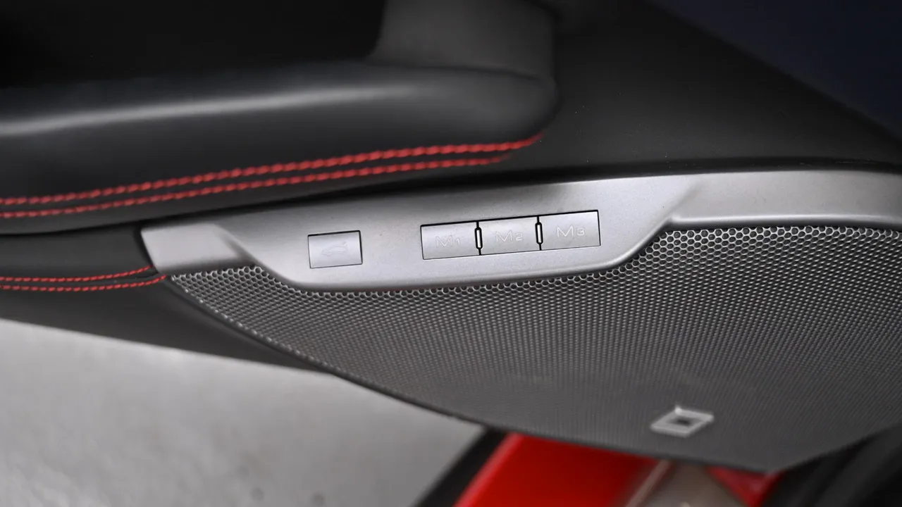 Ferrari Portofino — miniaturë 16