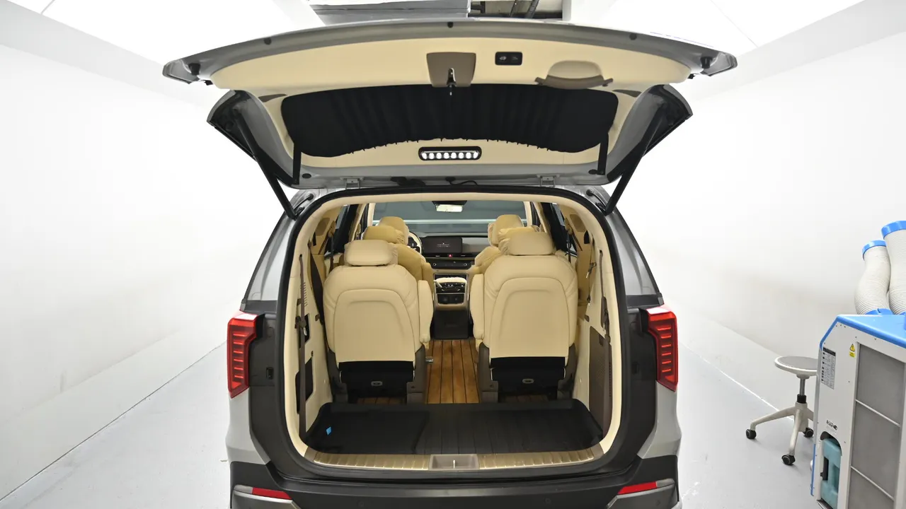 Kia Carnival — miniaturë 19