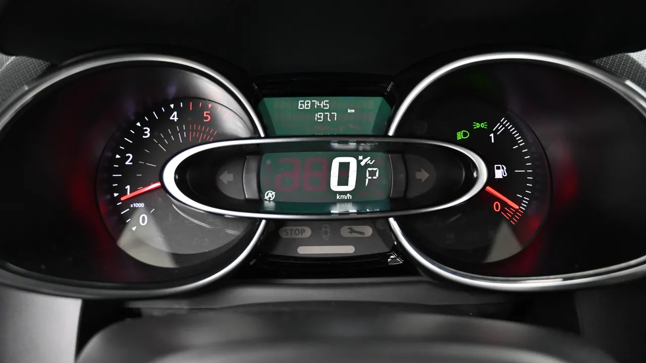 Renault Korea (Samsung) Clio Intense Panoramic