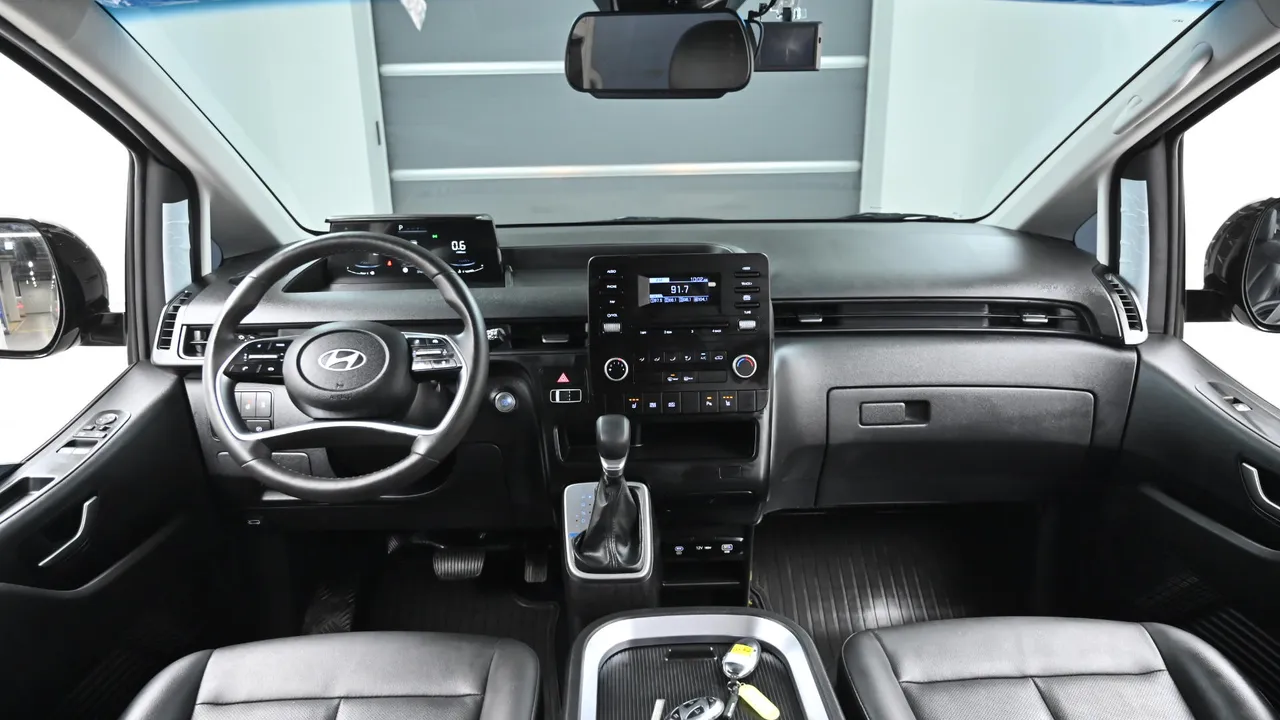 Hyundai Staria — miniaturë 23