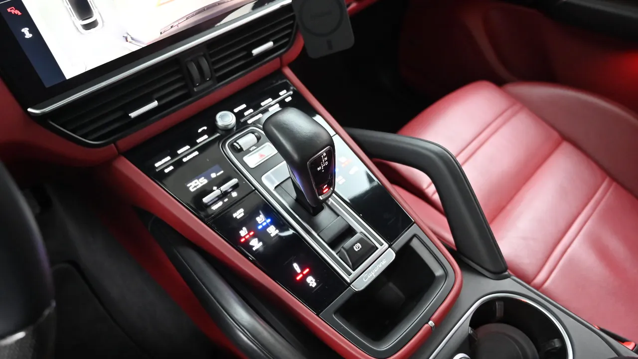 Porsche Cayenne — miniaturë 9