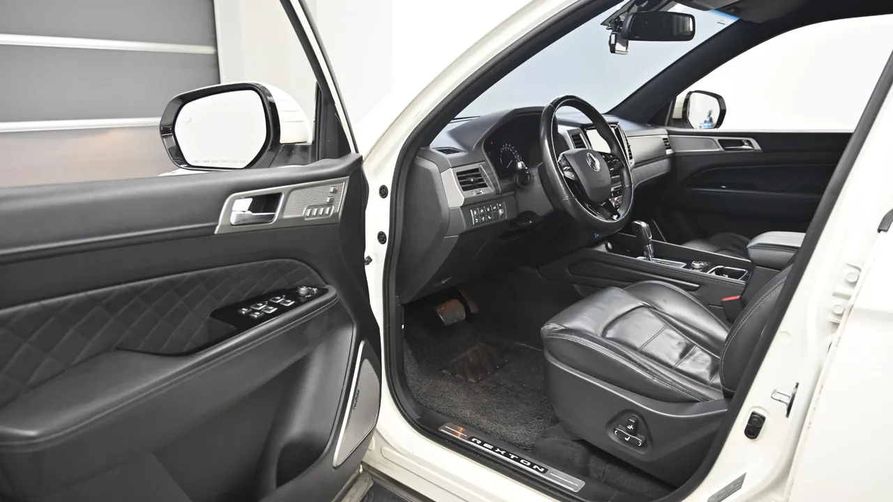 SsangYong Rexton — miniaturë 11