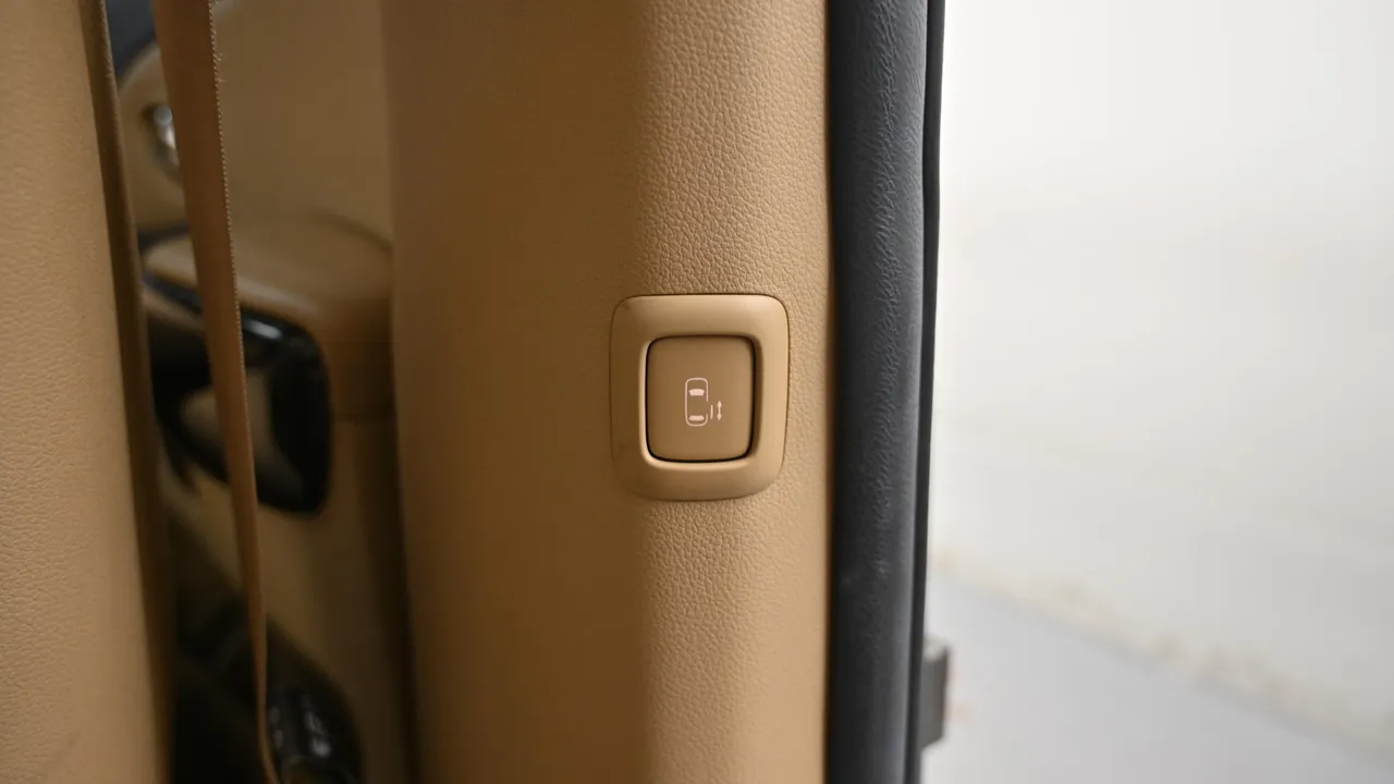 Kia Carnival — miniaturë 17