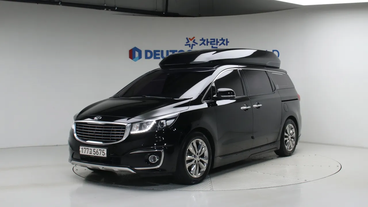 Kia Carnival 9인승 하이리무진 노블레스 — foto 1