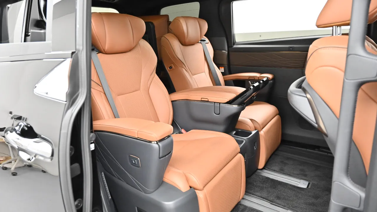 Toyota Alphard — miniaturë 30