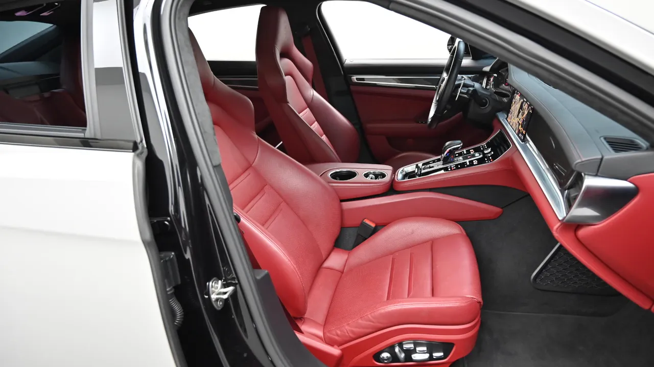 포르쉐 파나메라 (971) 4.0 GTS
