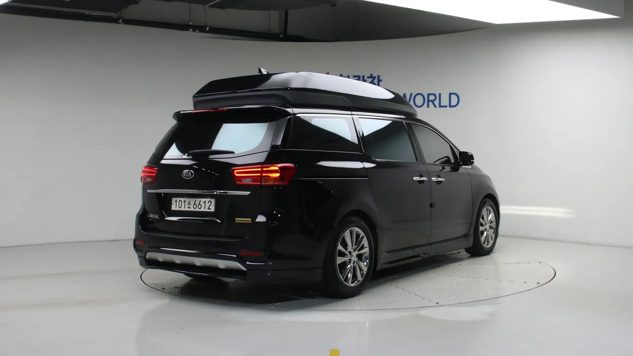 Kia Carnival — miniaturë 2