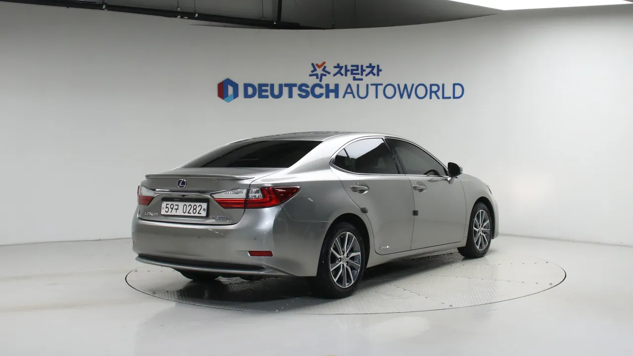 Lexus ES — miniaturë 2