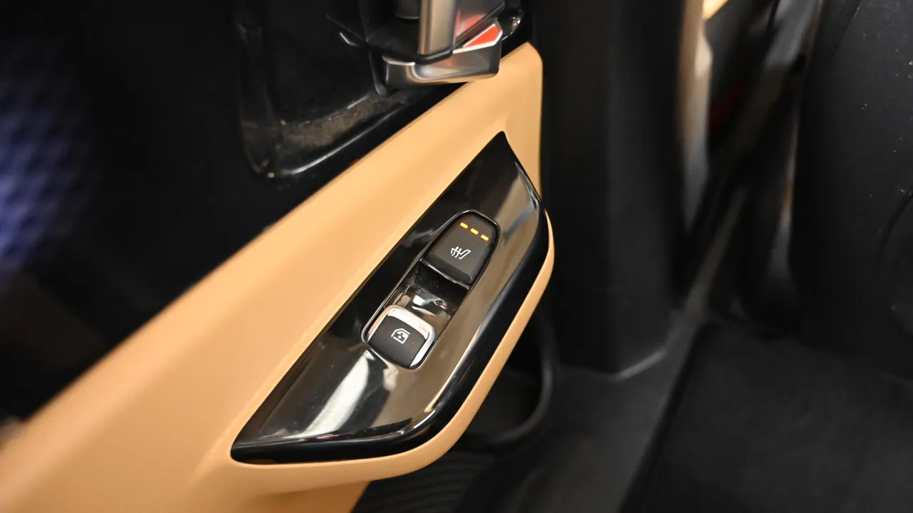 Kia Carnival — miniaturë 16