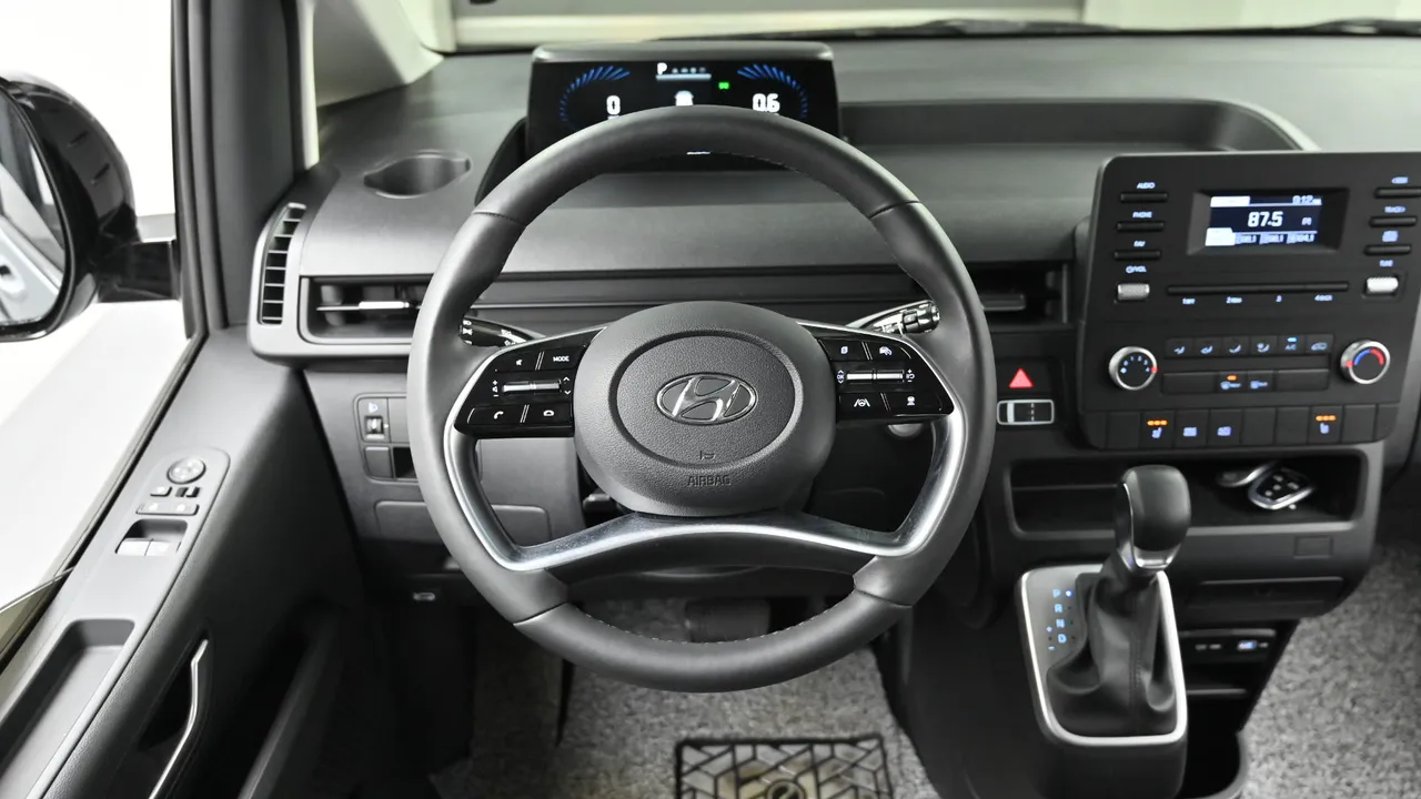 Hyundai Staria — miniaturë 31
