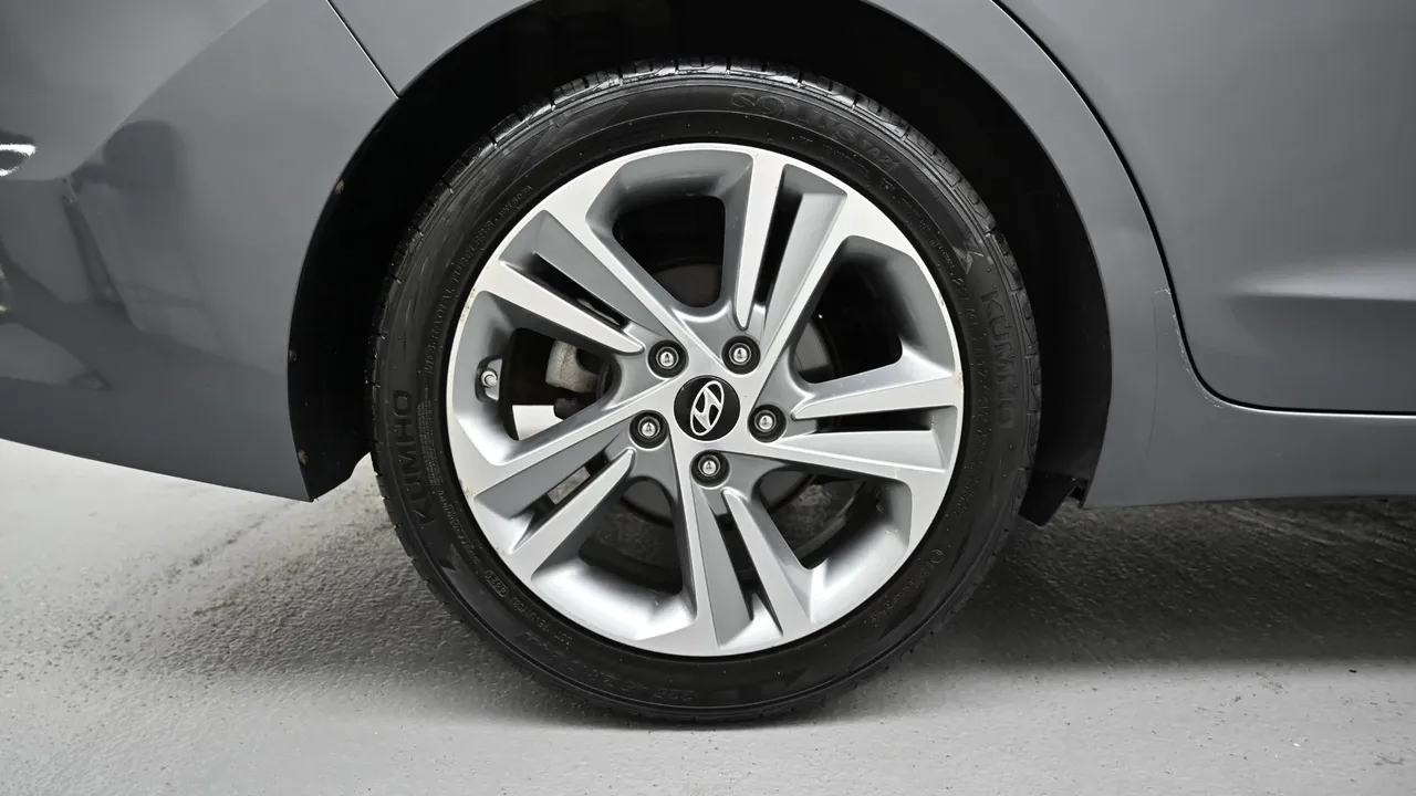 Hyundai Avante — miniaturë 5
