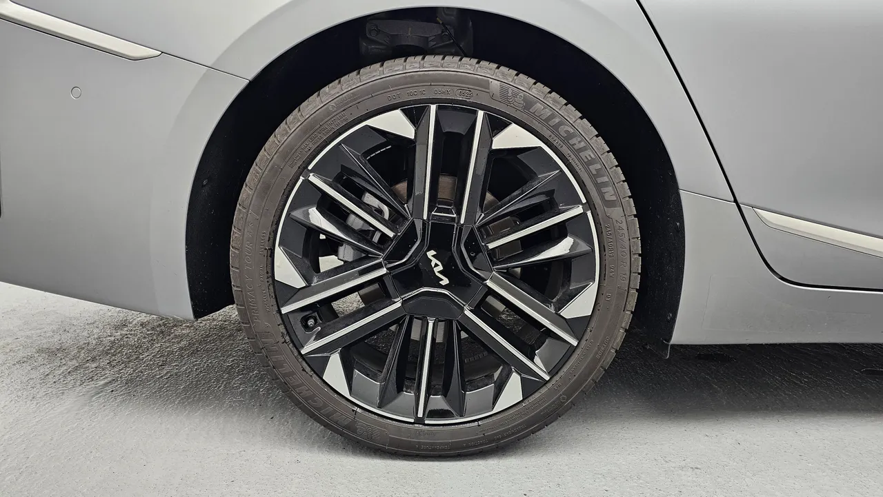 Kia K8 — miniaturë 5