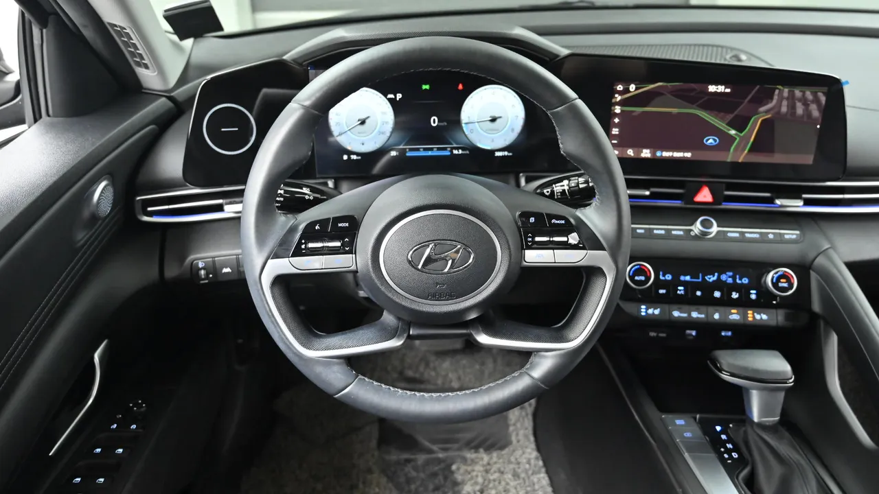 Hyundai Avante — miniaturë 13