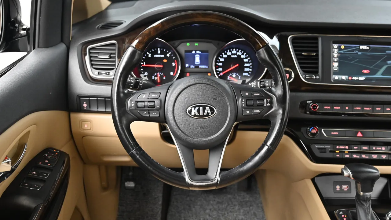 Kia Carnival — miniaturë 13