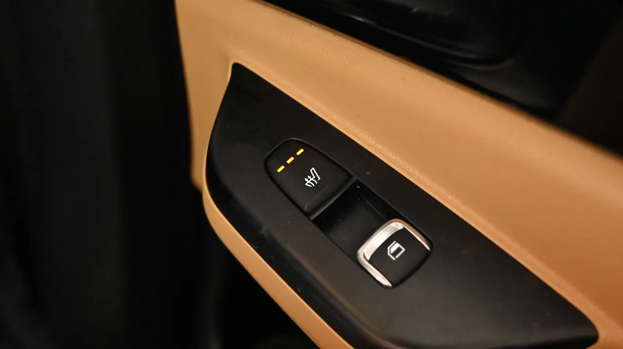 Kia Carnival — miniaturë 16
