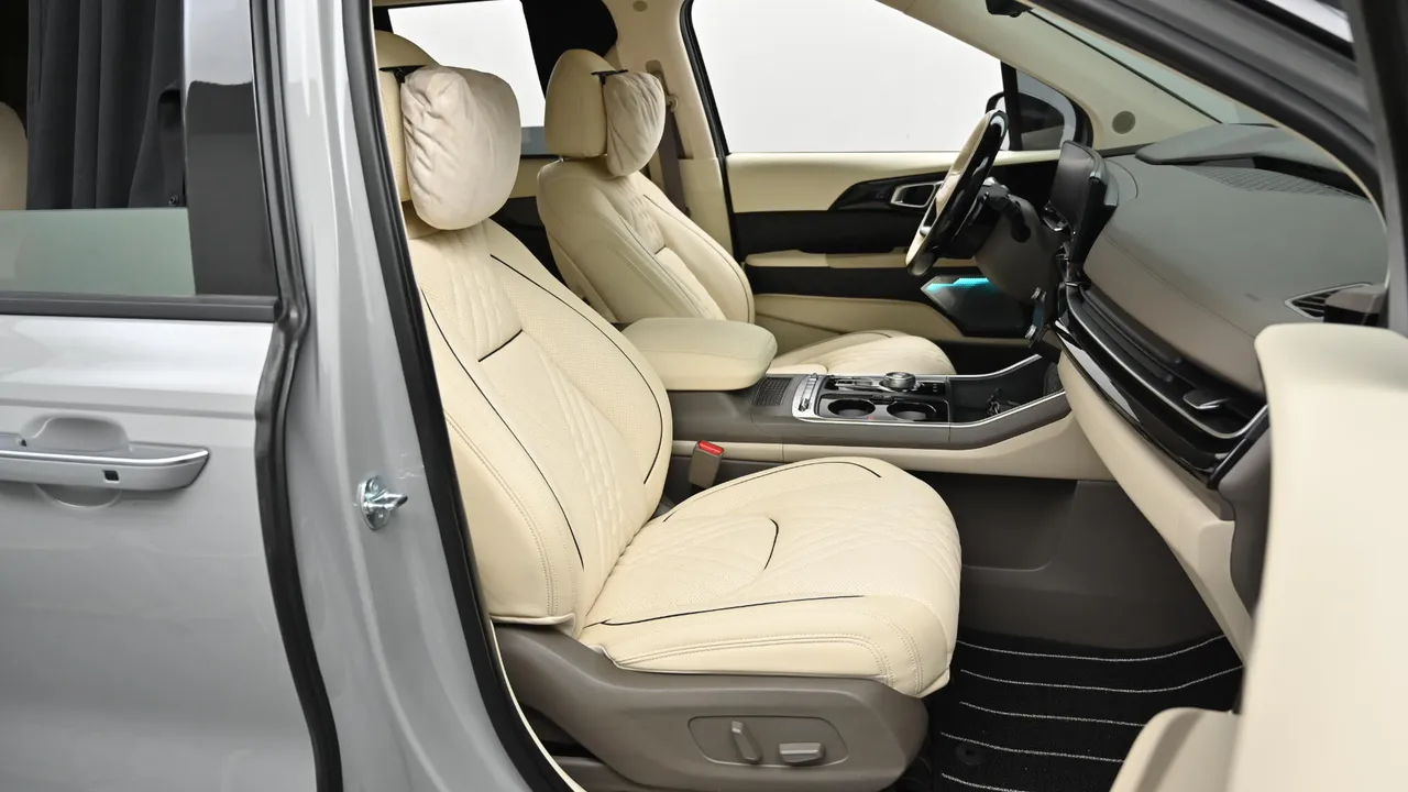 Kia Carnival — miniaturë 10