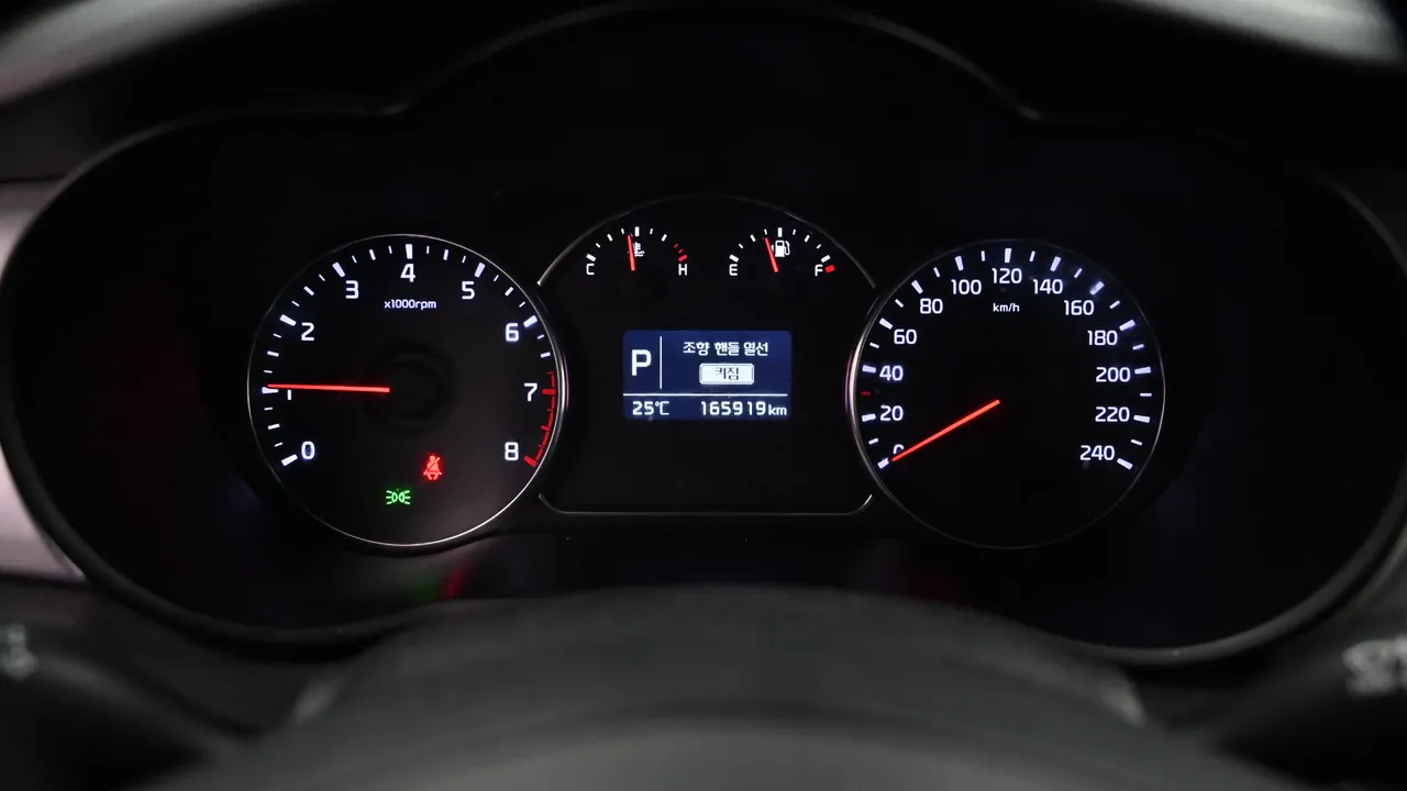 Kia Carens — miniaturë 8