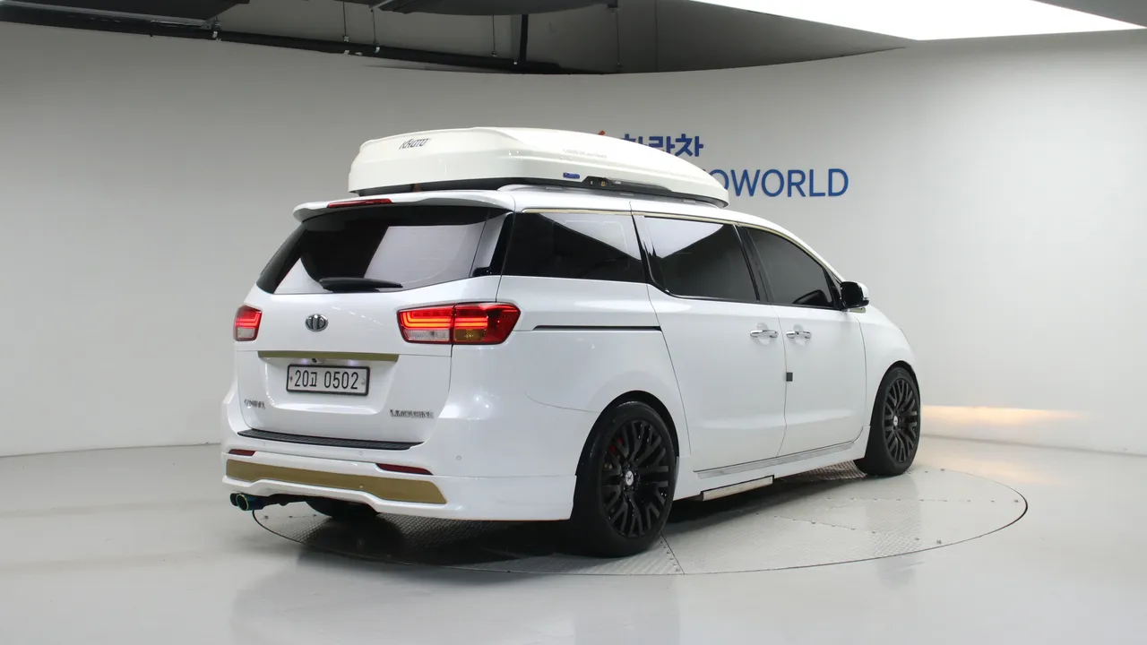 Kia Carnival — miniaturë 2