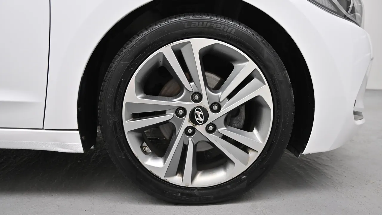 Hyundai Avante — miniaturë 5