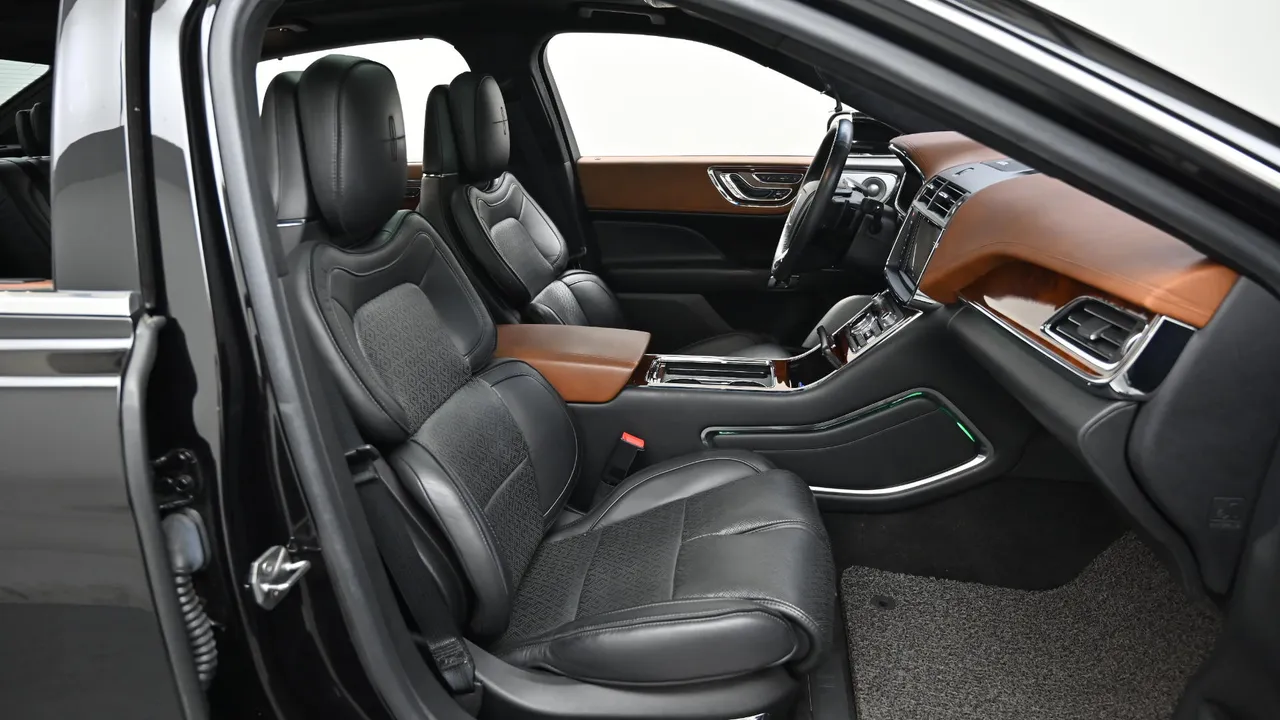 Lincoln Continental 10th Generation 3.0 Black Label AWD