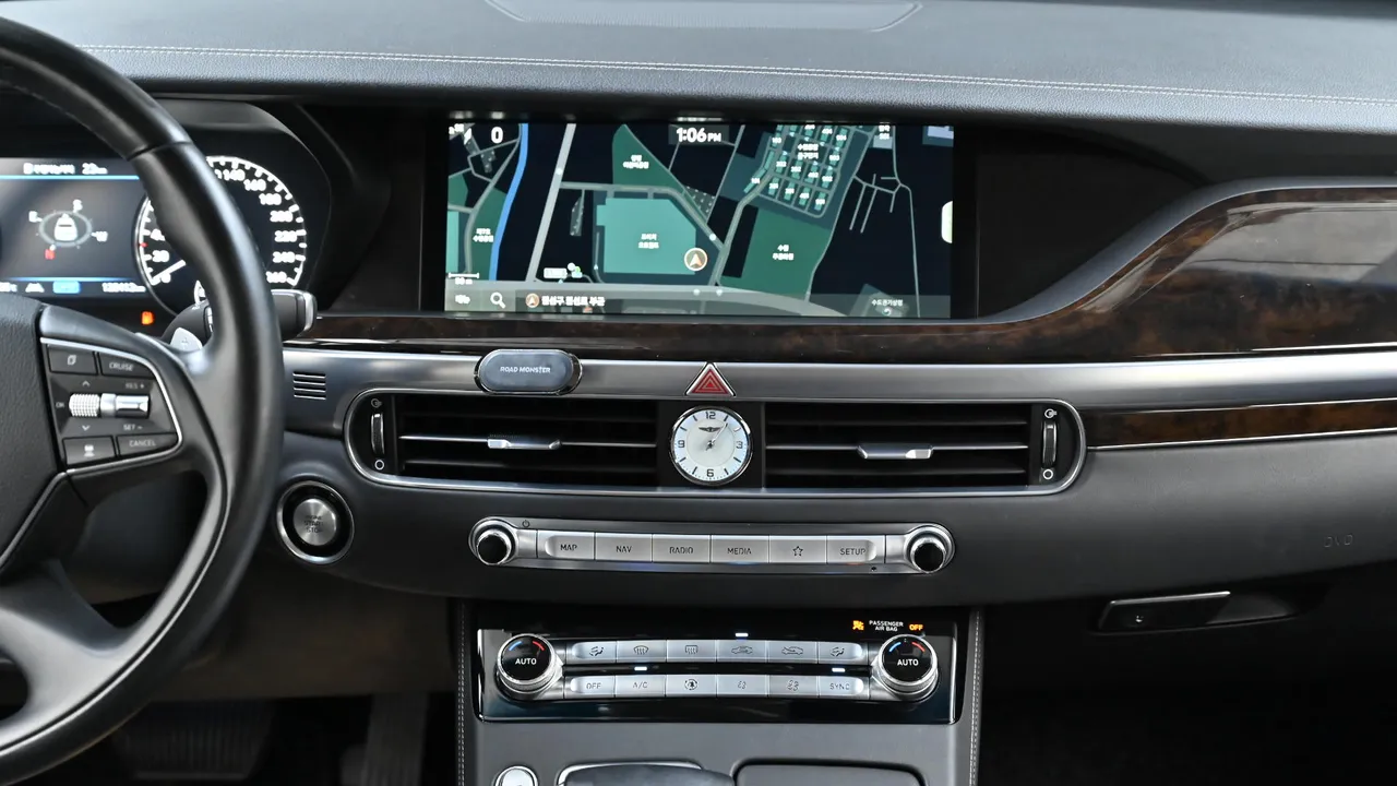 Genesis G90 — miniaturë 14