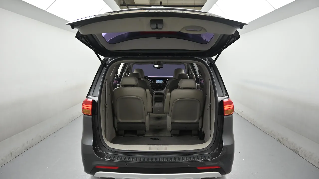Kia Carnival — miniaturë 19