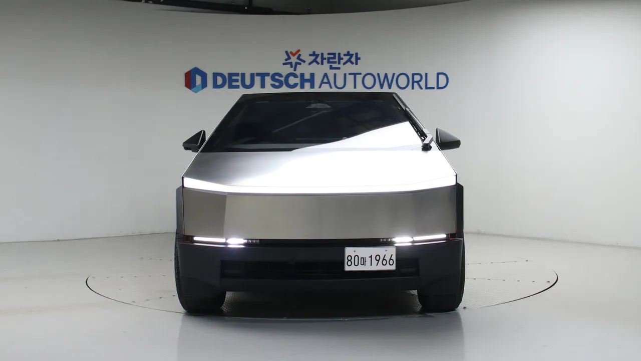 Tesla Cybertruck — miniaturë 3