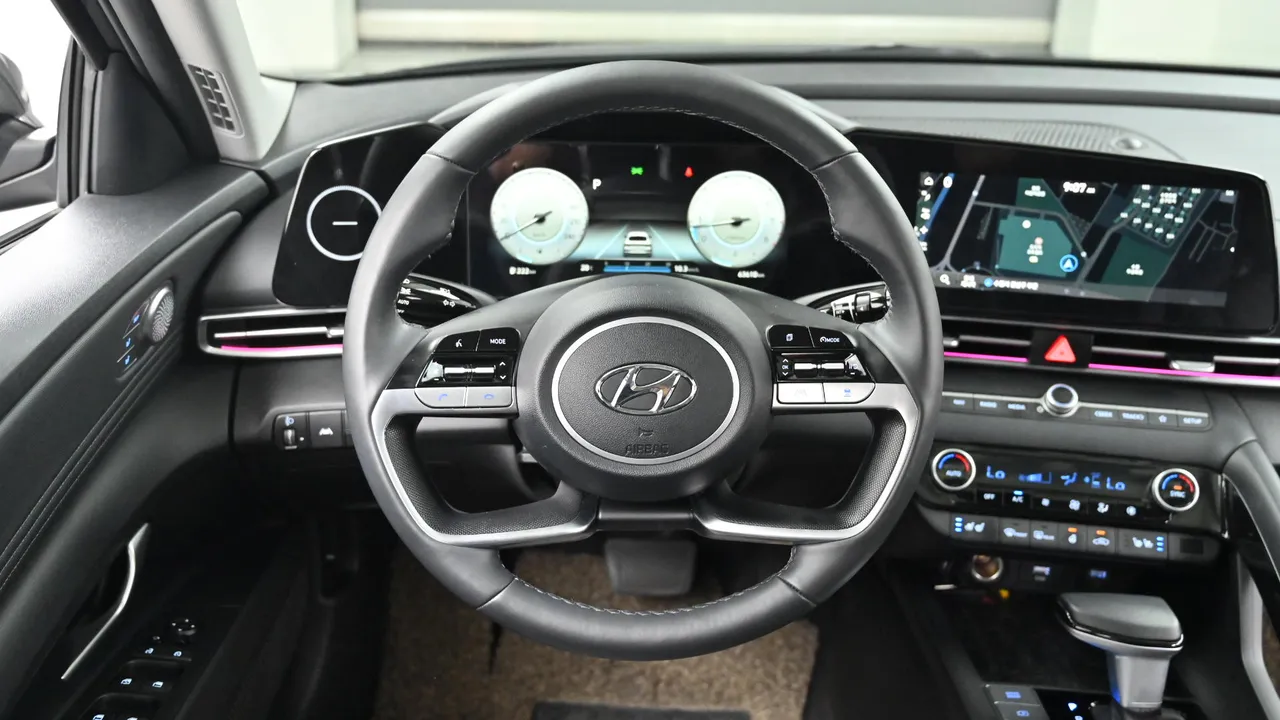 Hyundai Avante — miniaturë 13