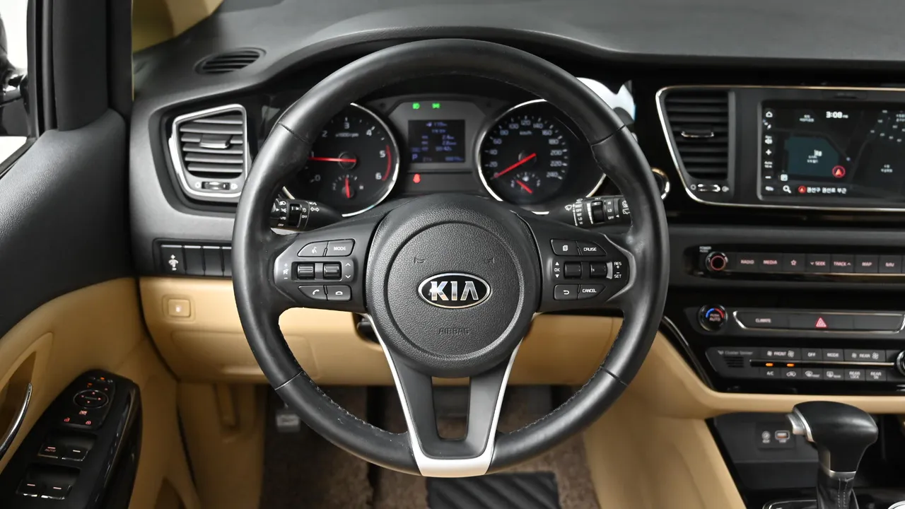 Kia Carnival — miniaturë 40