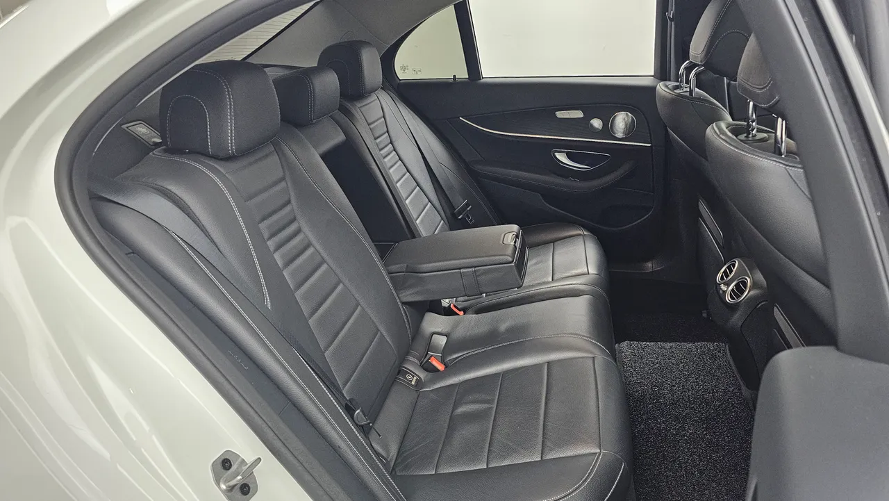 Mercedes-Benz E-klasse — miniaturë 12