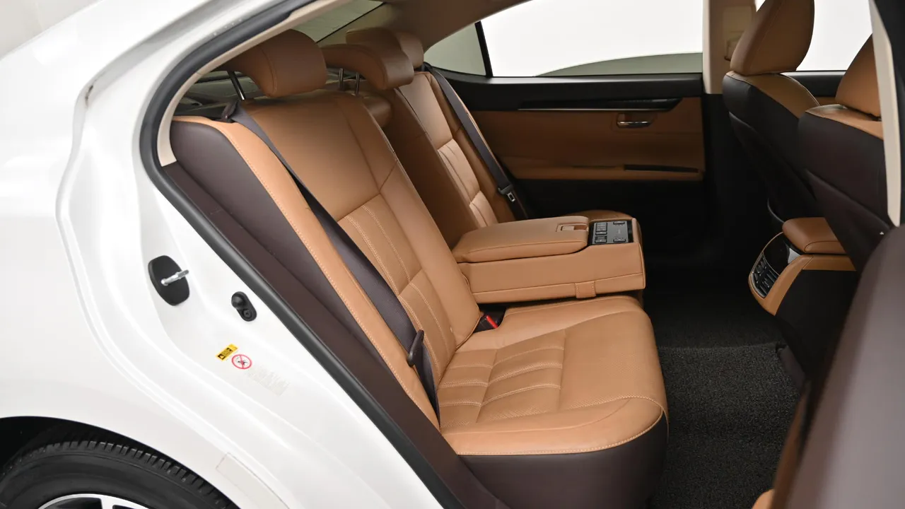 Lexus ES — miniaturë 12