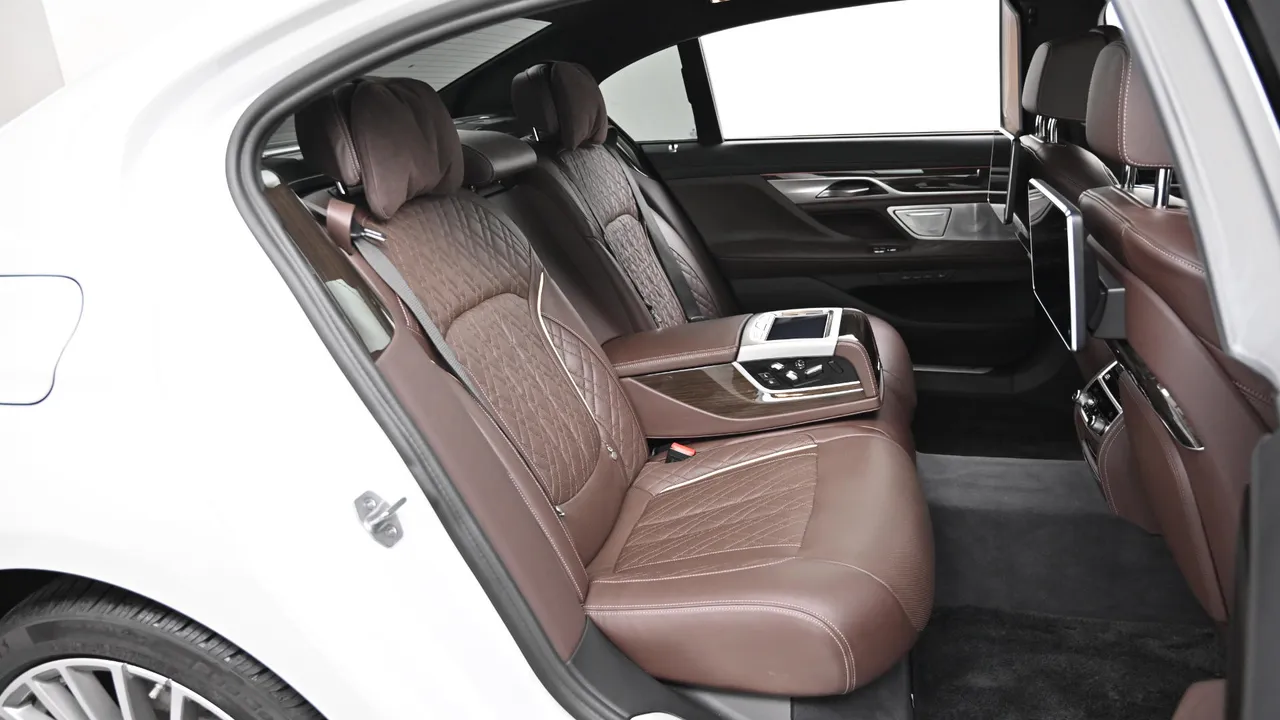 BMW 7er — miniaturë 12